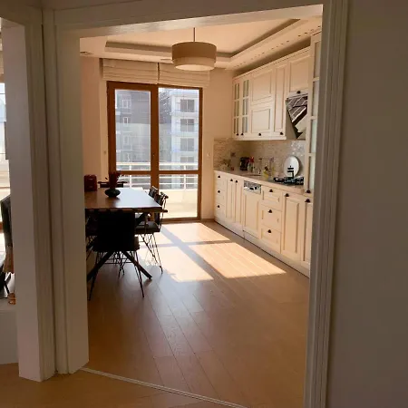 Gorgeous Flat With Sea View In شقة *
