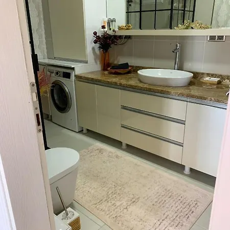 Gorgeous Flat With Sea View In شقة *