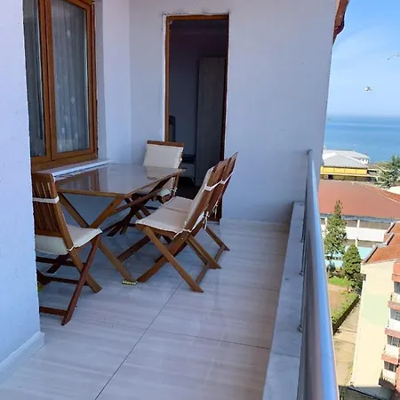 Gorgeous Flat With Sea View In Apartment